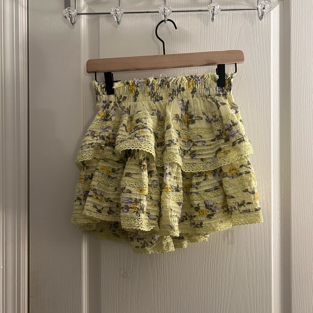 Aerie American Eagle Rock N Ruffle Mini Skirt Size XS
Yellow Floral Tiered Lace